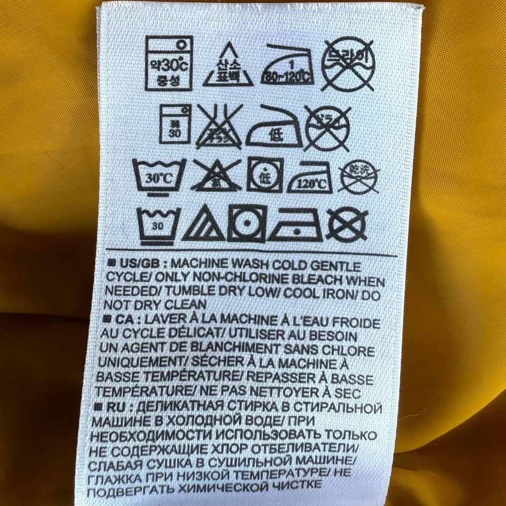 GAP bright yellow